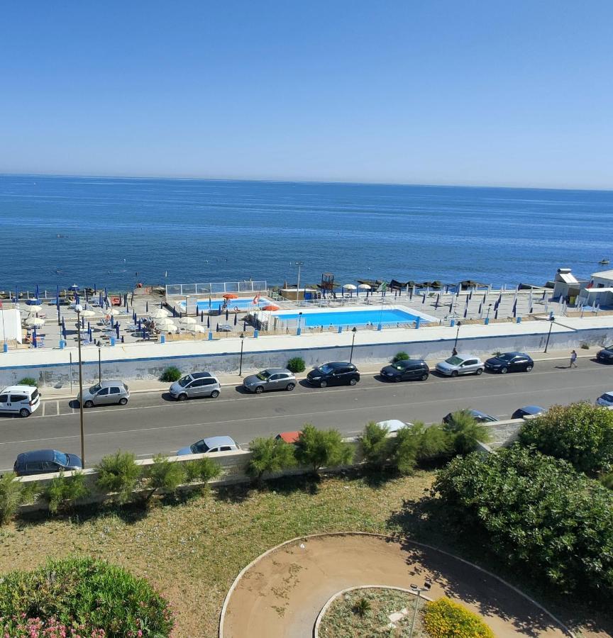 باري Seafront Suites المظهر الخارجي الصورة